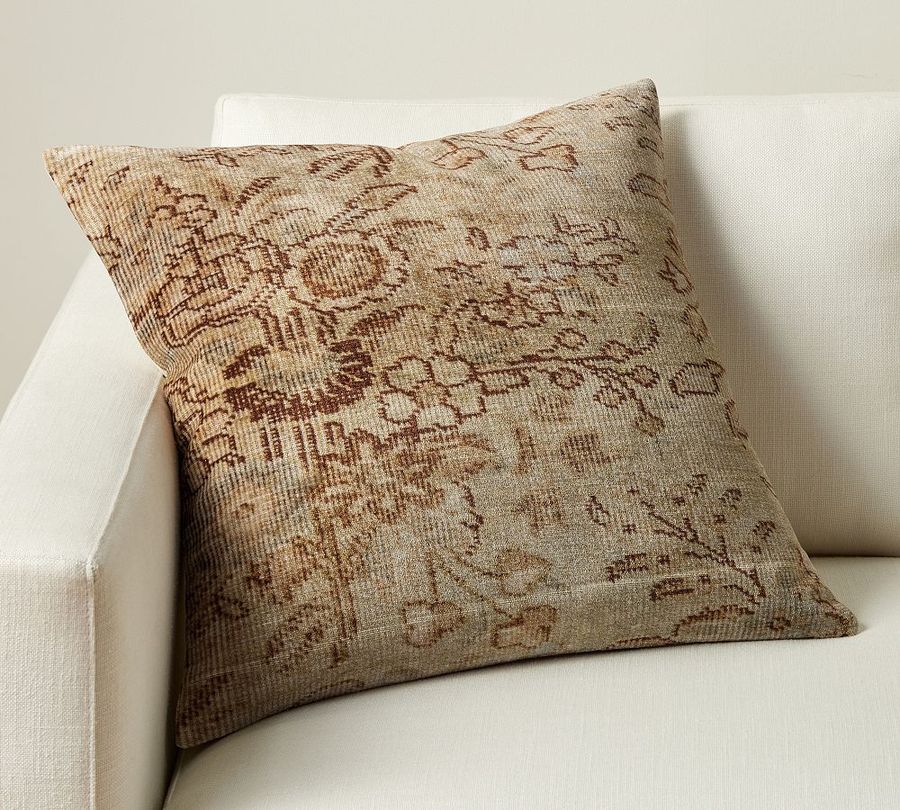 Felice Pillow added by Spoak Member