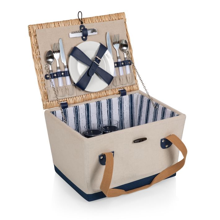 Park Picnic Basket (12 Piece Set) added by Spoak Member
