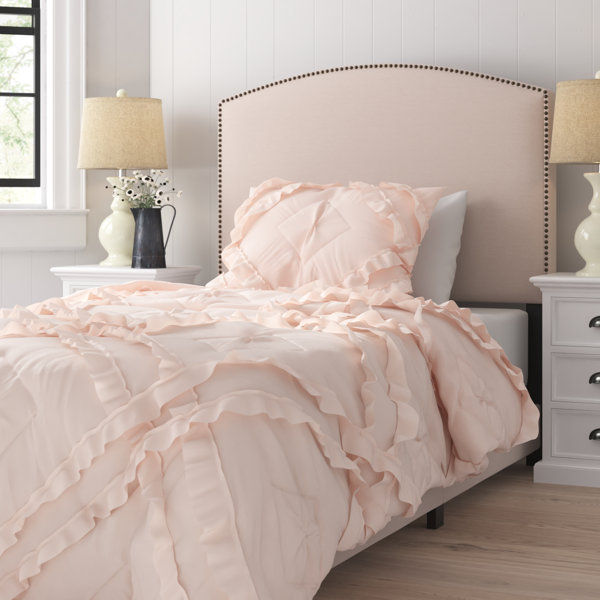 Dahlstrom Solid Quilt Set with Tufted Diamond Ruffles added by Alivia Korsun