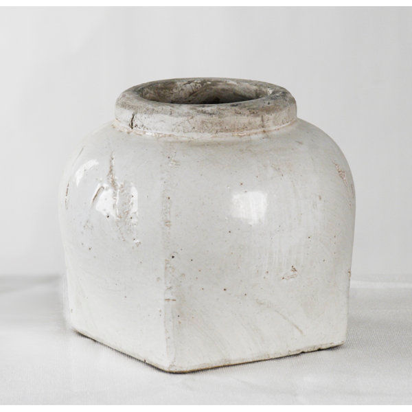 Ceramic Table Vase added by Shannon Jernigan