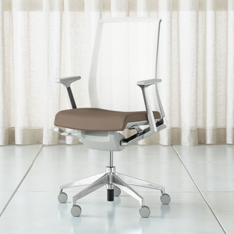 Haworth® Very® Mesh Elephant Desk Chair added by Spoak Member