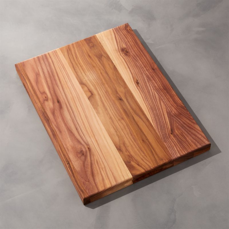 John Boos 20"x15" Reversible Walnut Cutting Board added by Spoak Member