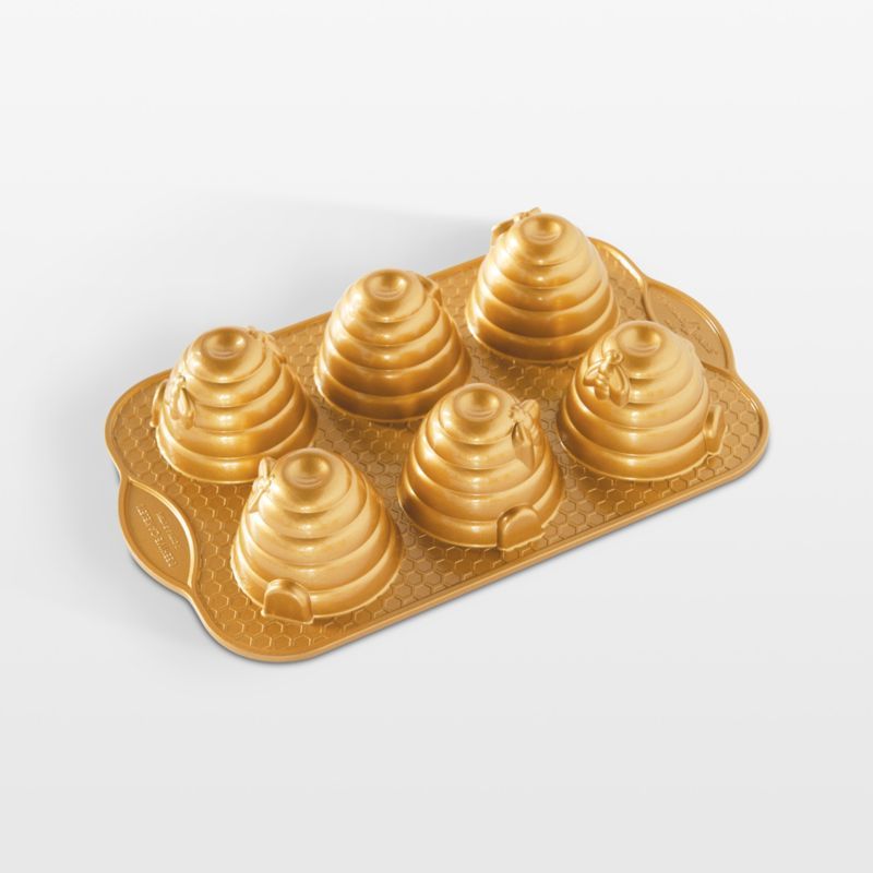 Nordic Ware ® Beehive Cakelet Pan added by Spoak Member