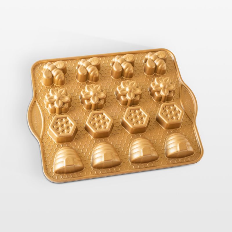 Nordic Ware ® Busy Bee Bitelet Pan added by Spoak Member