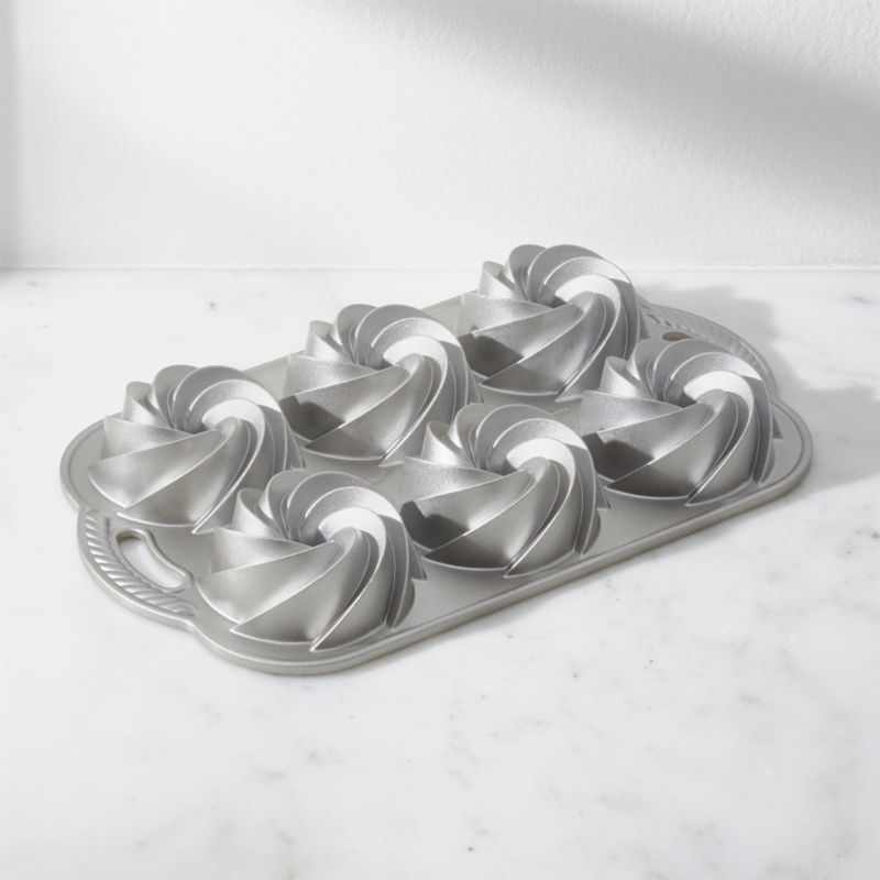 Nordic Ware Heritage Mini Bundt Cake Pan added by Spoak Member
