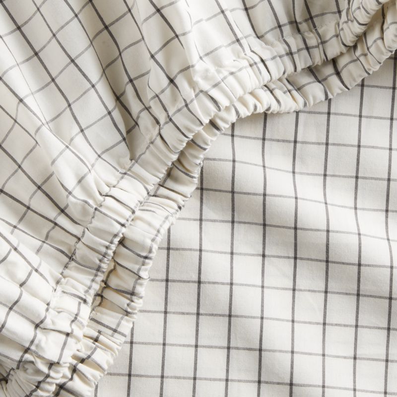 Stax Mini Grid Grey Yarn-Dyed Organic Cotton Baby Crib Fitted Sheet added by Spoak Member