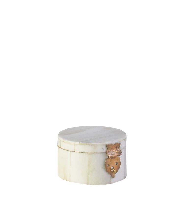 Round Bone Clad Storage Box with Latch added by Spoak Member