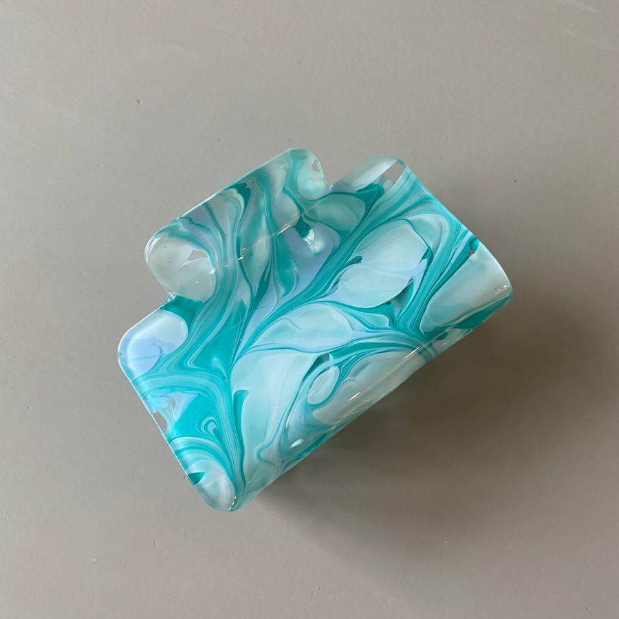 Hairclip / Marble white, turquoise added by Spoak Member