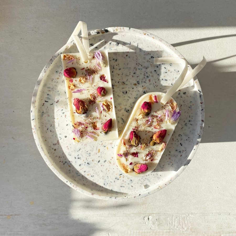Rose & Jasmine Botanical Soy Wax Tablet added by Spoak Member