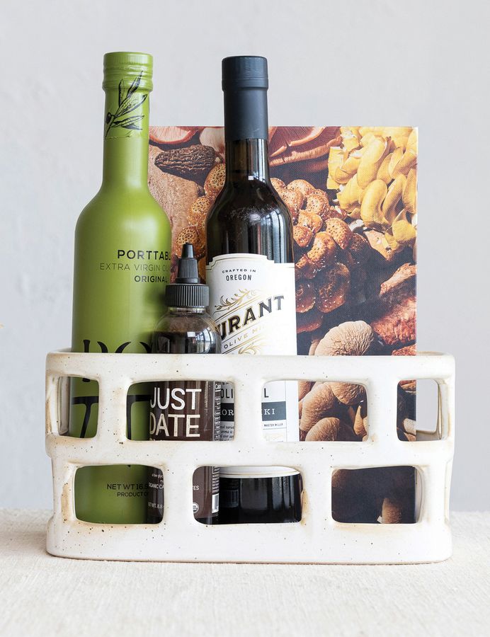 Benning Stoneware Basket added by Spoak Member