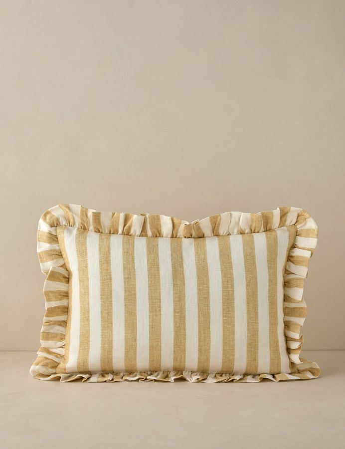 Amaroso Linen Ruffle Pillow added by Spoak Member