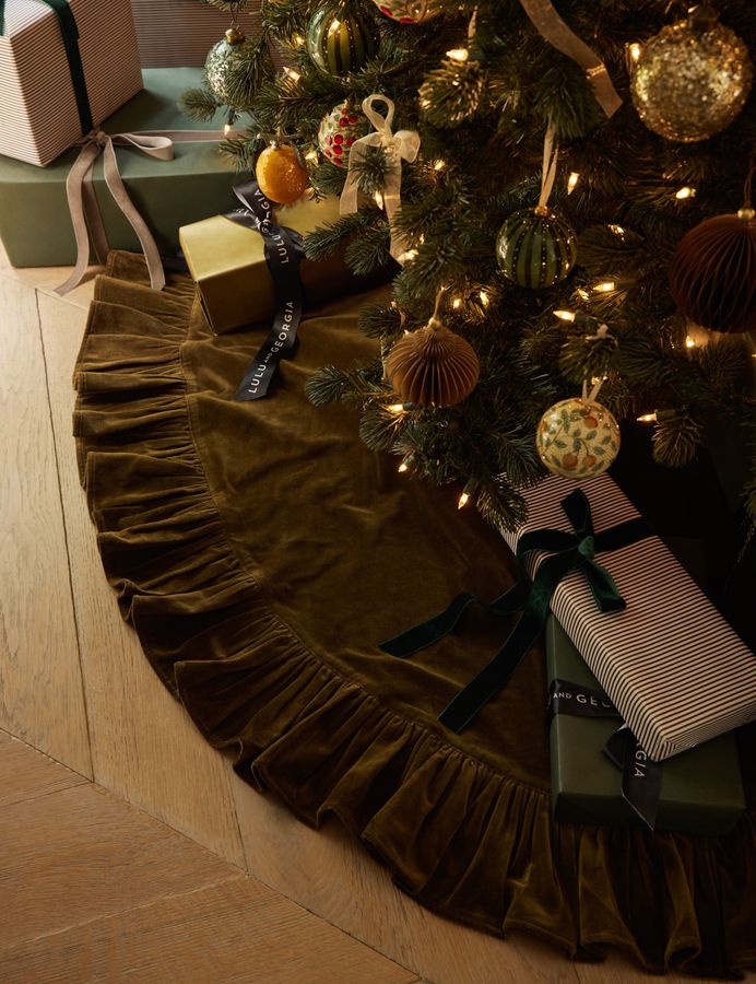 Mauree Velvet Tree Skirt added by Spoak Member