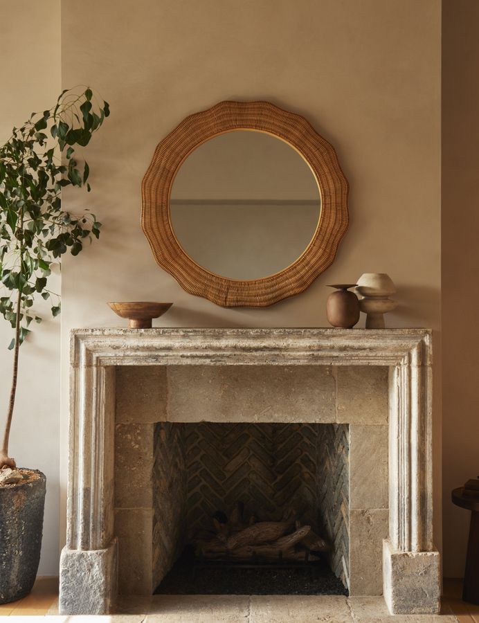 Yarely Round Mirror added by Spoak Member