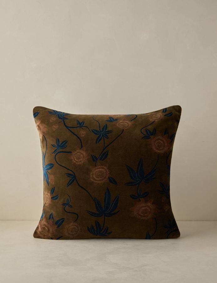 Royce Velvet Pillow added by Spoak Member