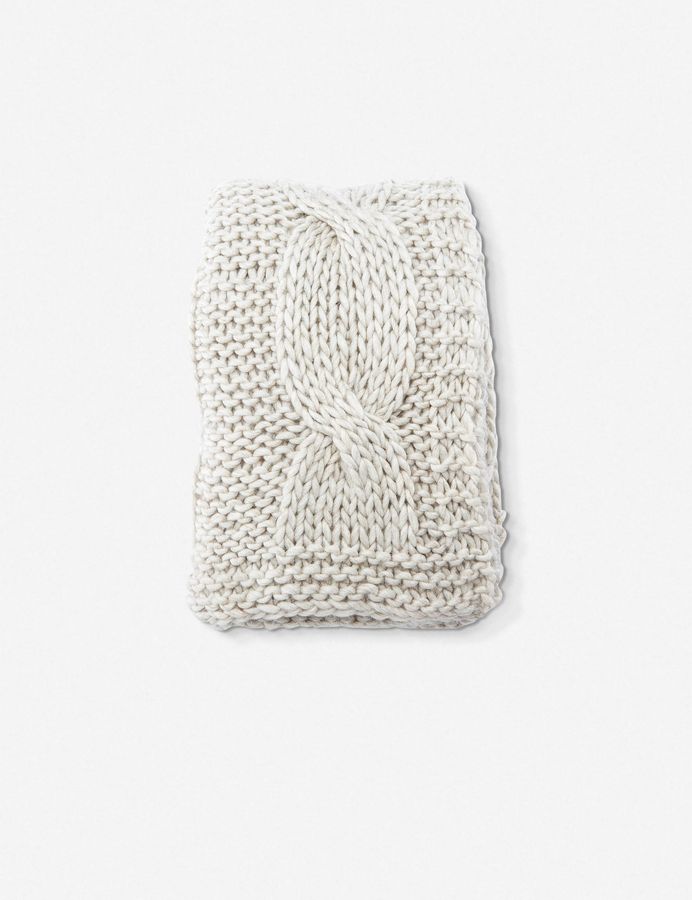 Mosi Throw, Cream added by Spoak Member