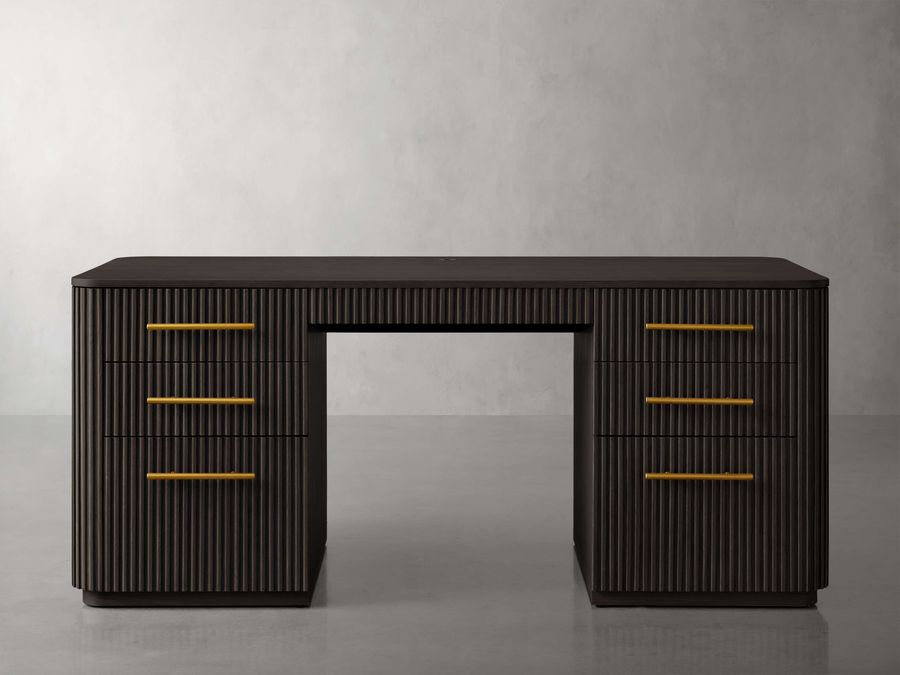 Finnley Wood Executive Desk added by Spoak Member