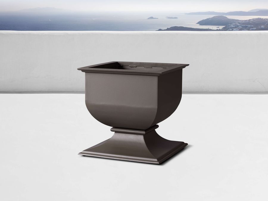 Footed Outdoor Planter added by Spoak Member