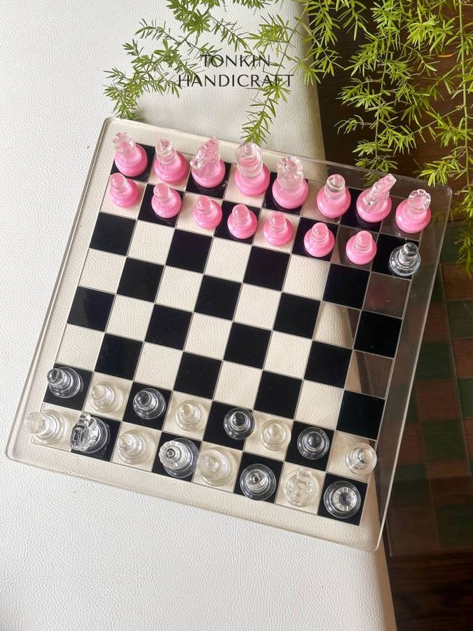 Resin Pink Chess Set added by Spoak Member