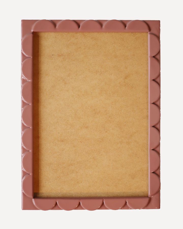 Dusty Rose Lacquered Scallop Frame added by Spoak Member