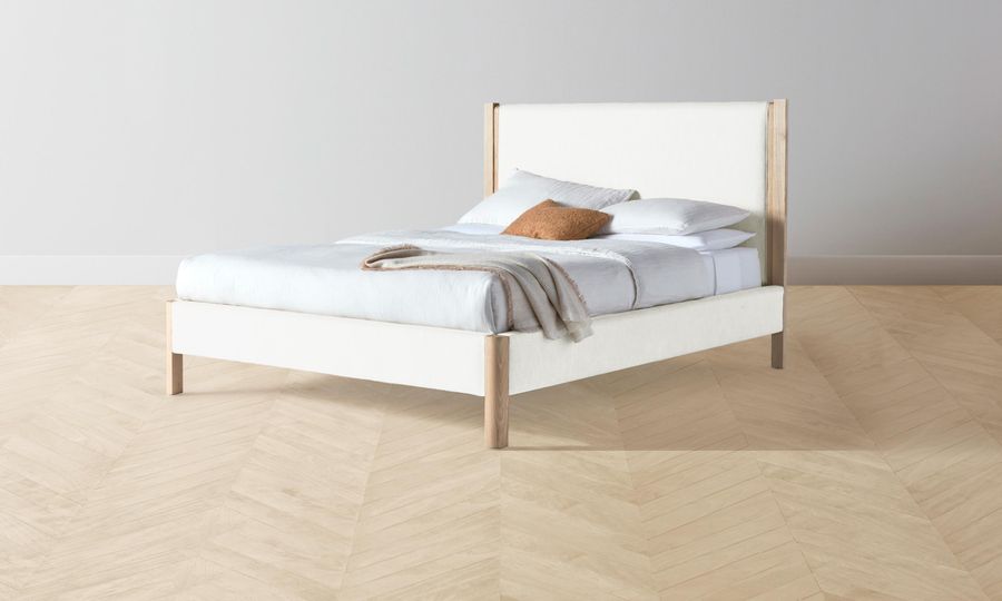 The Thompson Bed - Performance Woven Chenille Lace added by Spoak Member