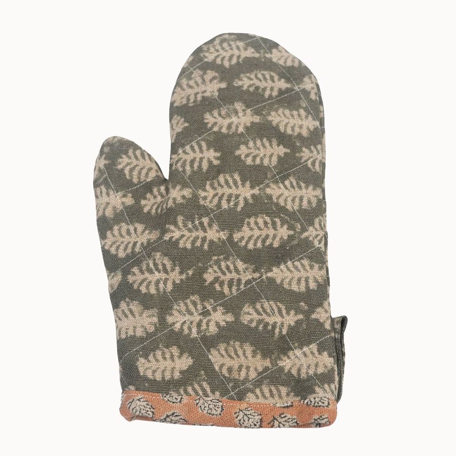 Gray Blockprinted Oven Mitt added by Spoak Member