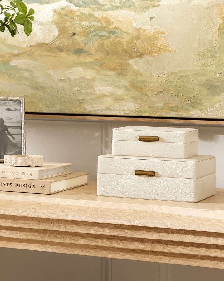 White Shagreen Box added by Spoak Member