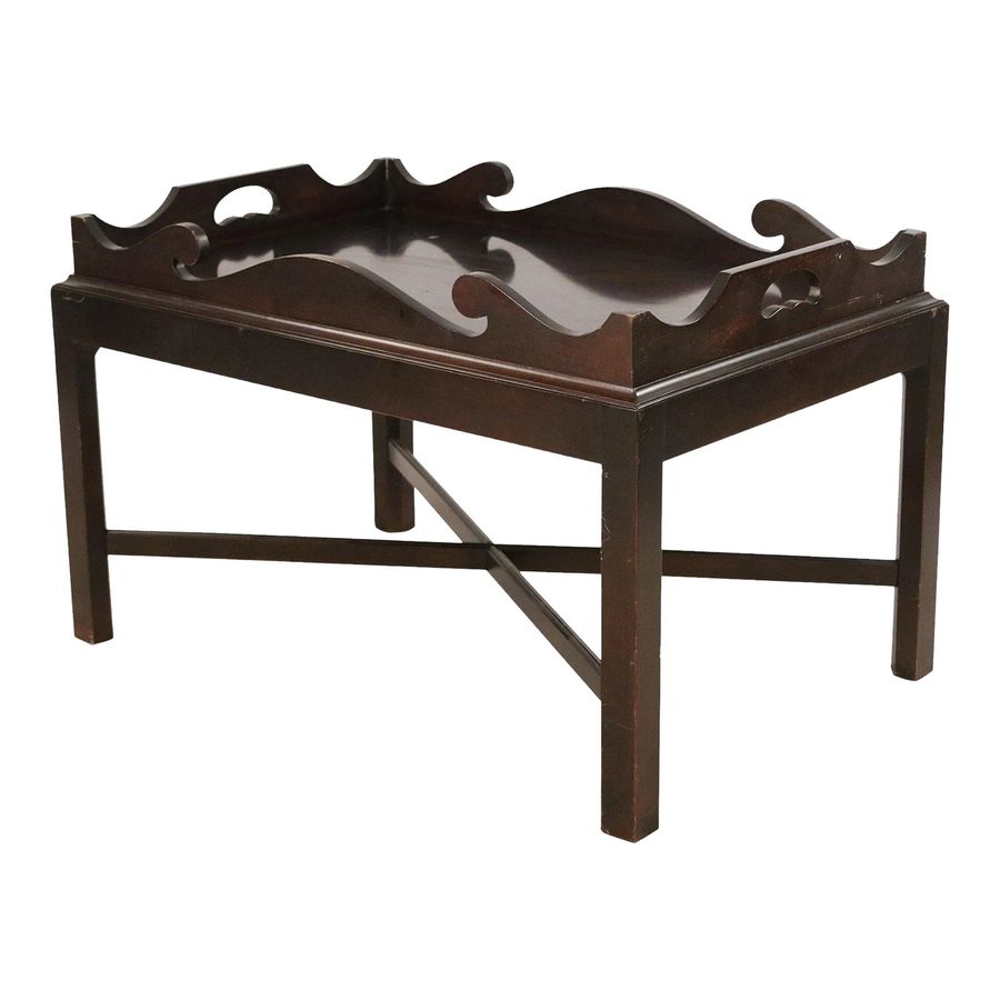 Contemporary Mahogany Removable Tray Top Coffee Table added by Elizabeth Auritt
