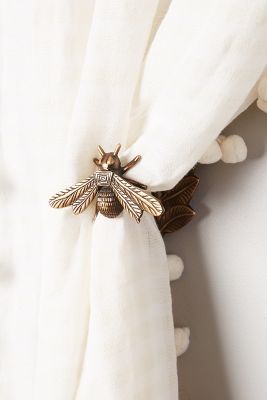 Queen Bee Tieback added by Brittany Nemphos