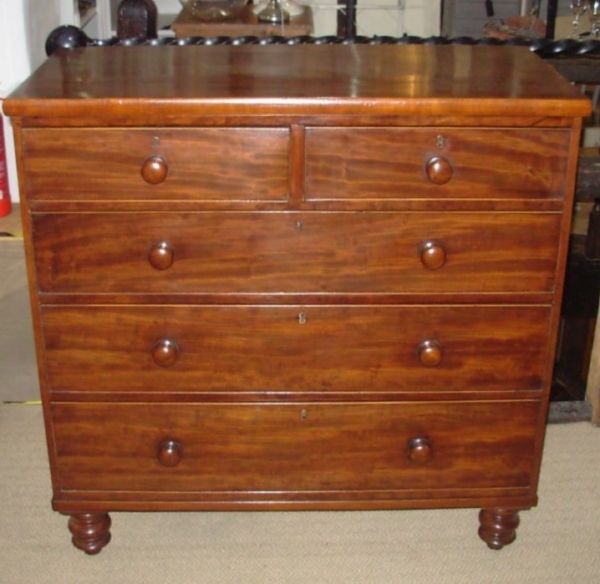Victorian Mahogany Chest of Drawers added by Serena Finnerty