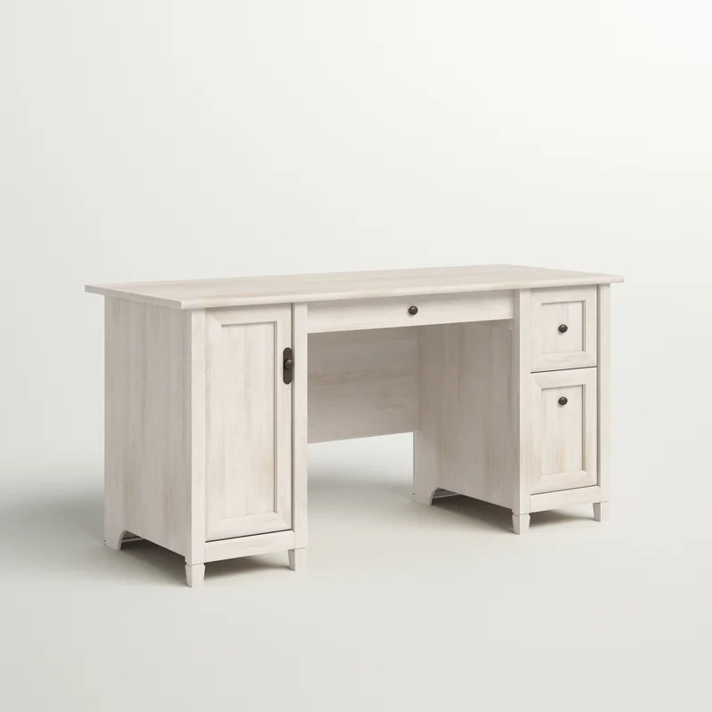 desk added by HELEN SALGADO