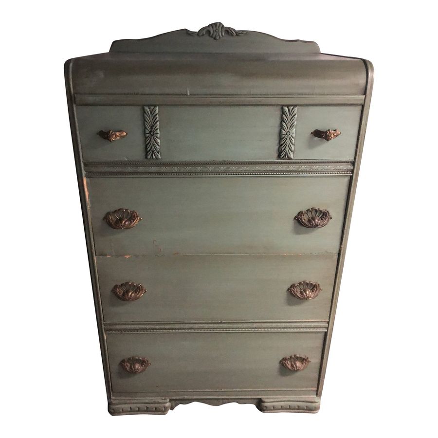 1920s Antique Wooden Dresser added by Melanie Fenning