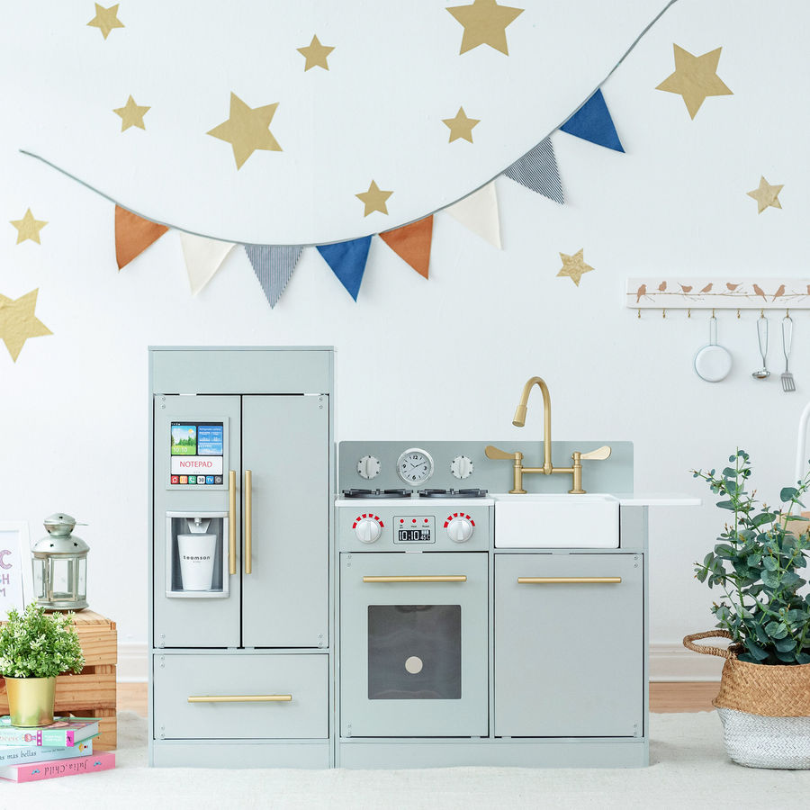 Teamson Kids Little Chef Charlotte Modern Play Kitchen & Reviews | Wayfair added by Andrea Medina Shibi