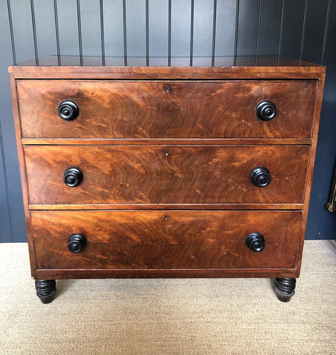 Fine Mahogany Regency Chest of Drawers | THE ANTIQUES HOUND added by Serena Finnerty