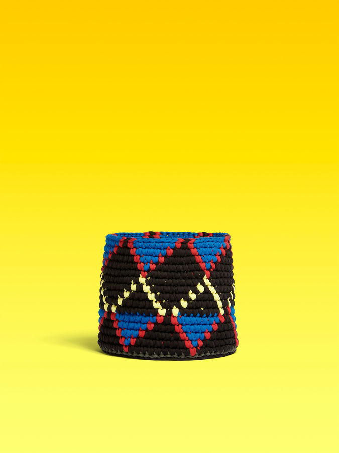 Medium MARNI MARKET vase holder in blue and black crochet | Marni added by Andy Reiff
