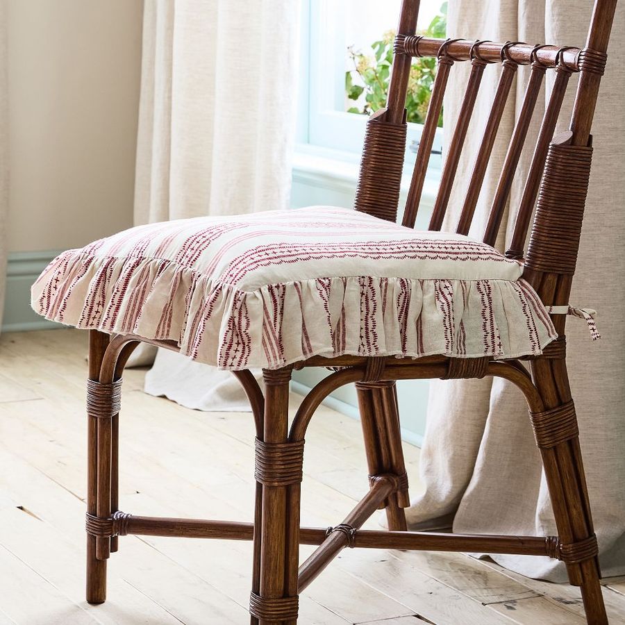 Ruffle Square Seat Cushion added by Paulina Canini