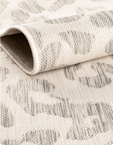 3'x5'x3' Outdoor Safari/Indoor Rug added by Rxchel Abrahams