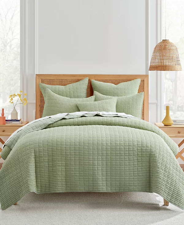 Levtex Mills Waffle Textured 3-Pc. Quilt Set, King/California King added by Jennifer Castillo