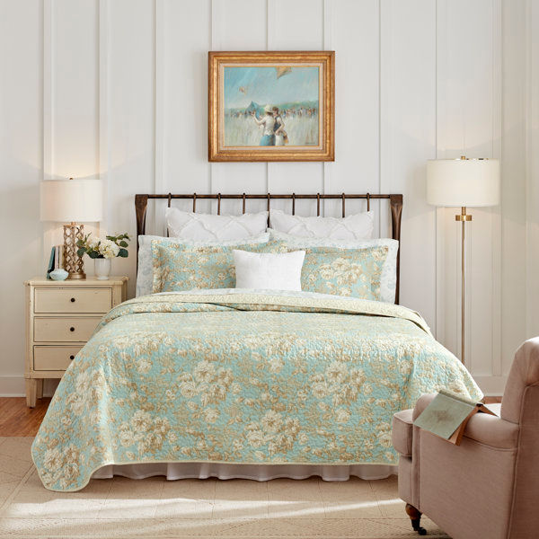 Brompton Floral White 100% Cotton Quilt Set added by sallie tyler