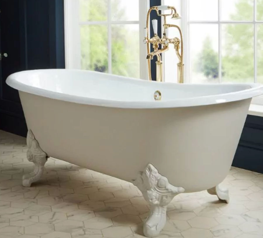 The Salcombe Cast Iron Bath added by Maggie Meimaridi