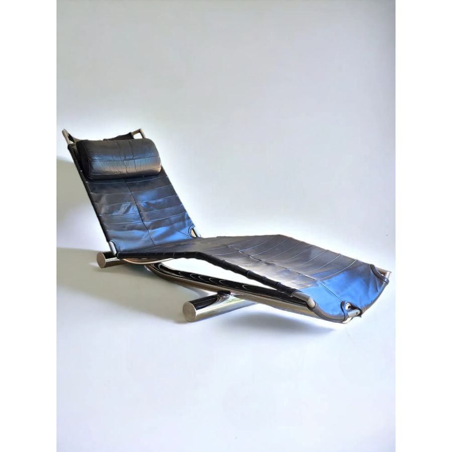 1970s Chariot' Leather Chaise Lounge by Paul Tuttle for Strassle International added by Courtney Brennan