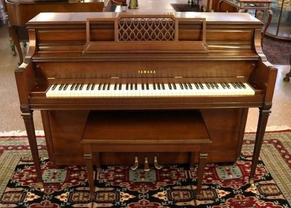 Awesome 1981 Walnut Yamaha M2G Upright Spinet Piano With Bench 3424200 added by Spoak Member