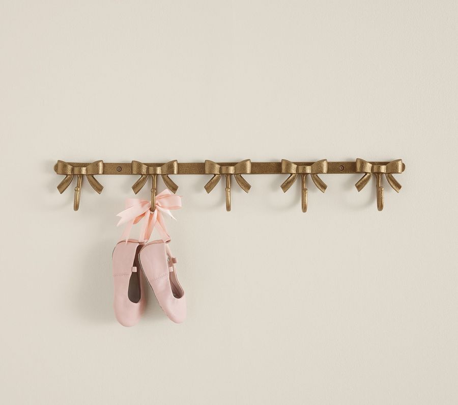 bow hook added by Myranda Eckert