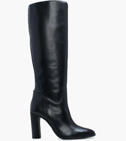 black boots added by Emelie Mard
