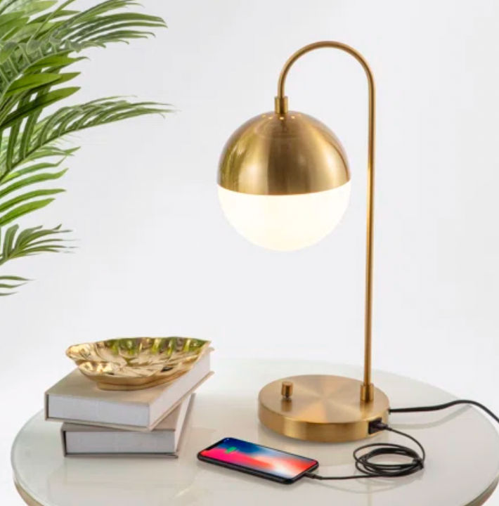 Kaniel Metal USB Table Lamp added by Kendra Ijeoma