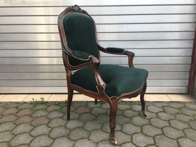 Antique Baroque Style Throne Armchair added by Melanie Fenning