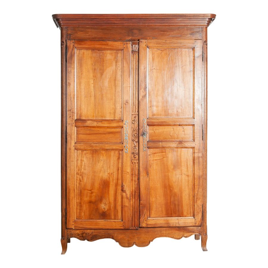 Early 20th Century Antique French Armoire added by Samantha Danahy