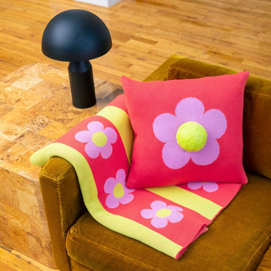 Flower Stripe Throw added by Taylor Backer