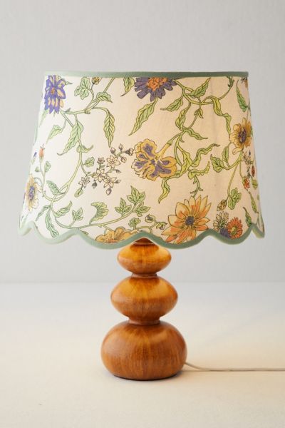 Scallop Lamp Shade added by Emma Rose Balón