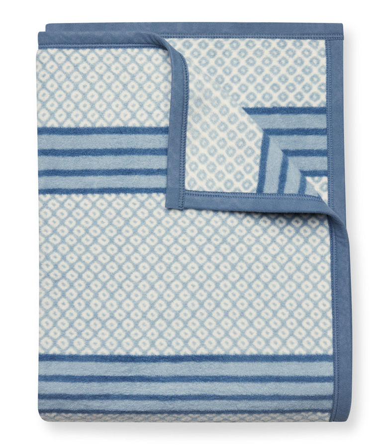 Captain's Classic Fog Blanket added by Barbara Merker