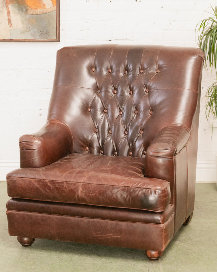Vintage Leather Lounge Chair added by Alice Dennard